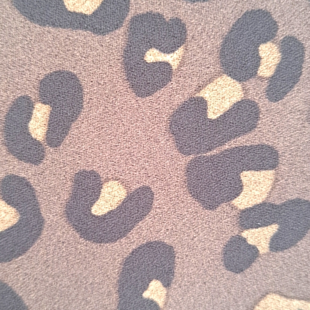 Chelsea & Theodore Leopard print Mobwife Cheetah button-down blouse, Size XXL. - Picture 9 of 9
